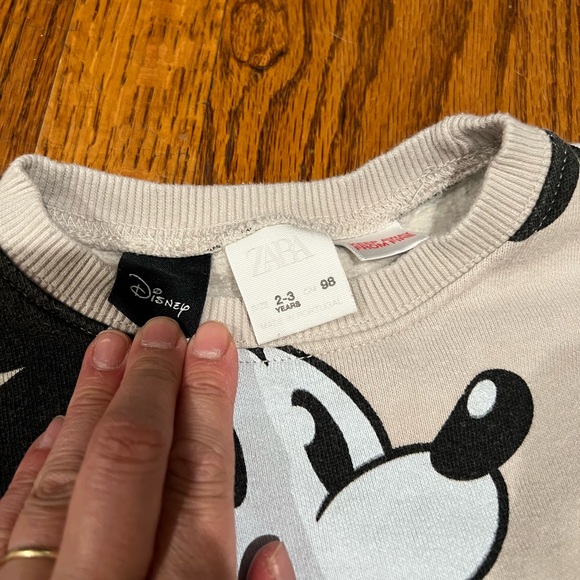 Zara x Disney Mickey Sweatshirt & Joggers Set - Picture 6 of 10